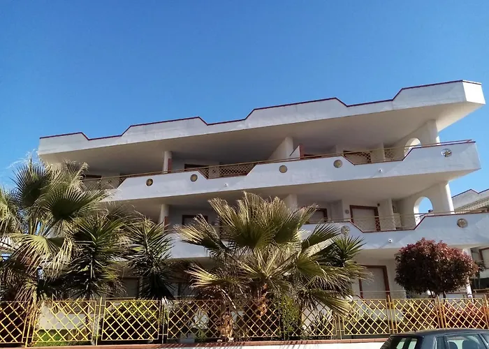 Le Magnolie מלון דירות 3*